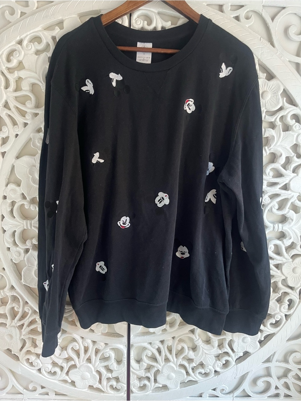 Disney Store Mickey Mouse Embroidered Crewneck Sweatshirt Black XL Oversized